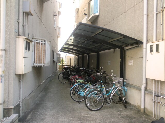 物件外観写真3　(駐輪場)