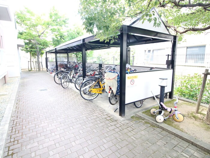 物件外観写真6　(駐輪場)