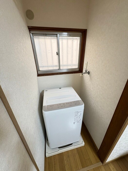 物件内観写真11　(洗濯機置場)