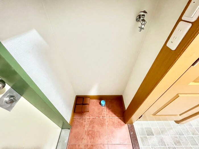 物件内観写真11　(洗濯機置場)