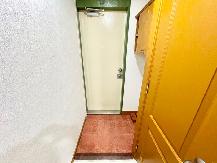 物件内観写真18　(玄関)