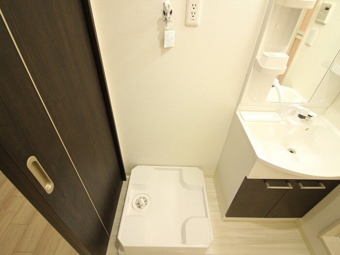 物件内観写真14　(洗濯機置場)