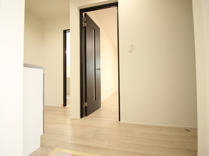 物件内観写真16　(玄関)