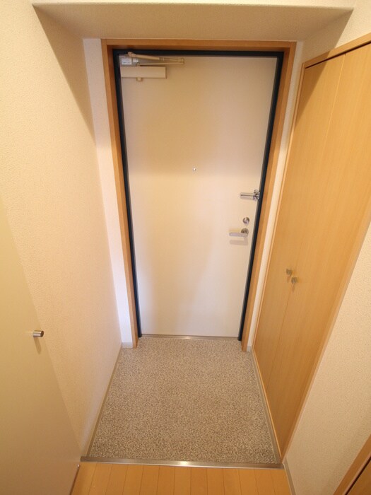 物件内観写真21　(玄関)