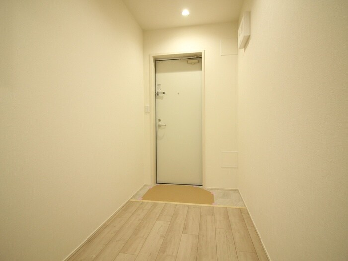 物件内観写真12　(玄関)
