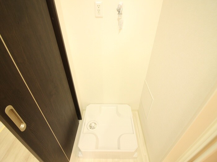 物件内観写真15　(洗濯機置場)