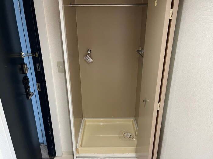 物件内観写真13　(洗濯機置場)