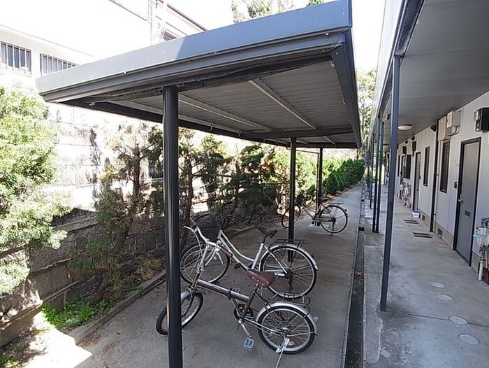 物件外観写真3　(駐輪場)