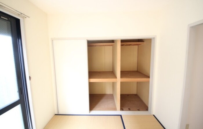 物件内観写真12　(収納)