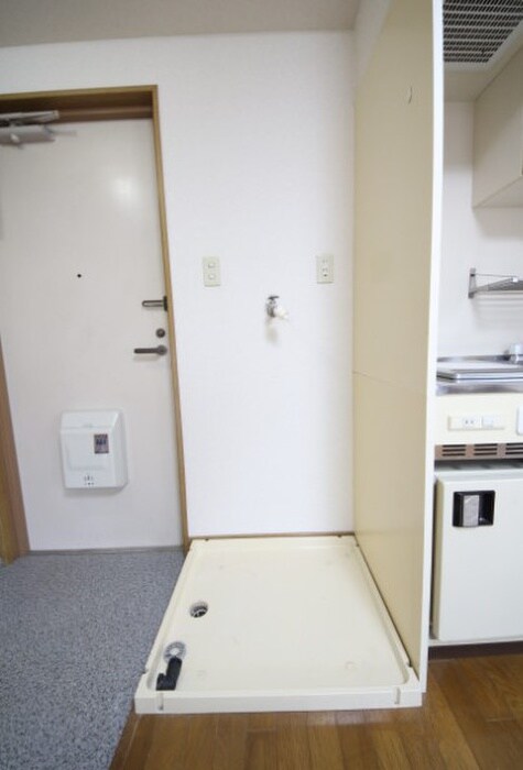 物件内観写真14　(洗濯機置場)