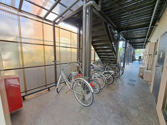 物件外観写真3　(駐輪場)