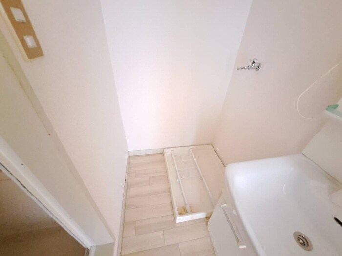 物件内観写真12　(洗濯機置場)