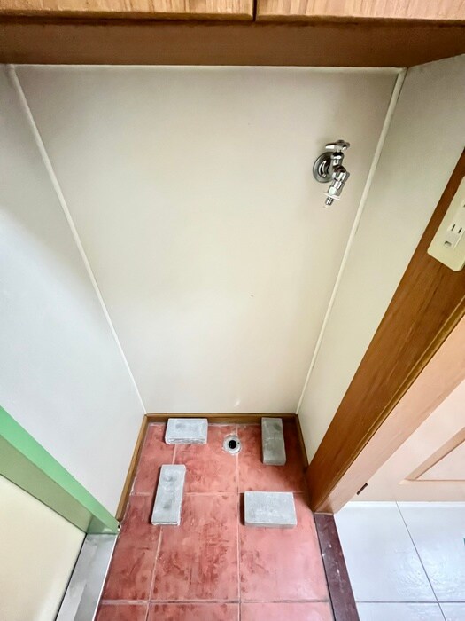 物件内観写真12　(洗濯機置場)