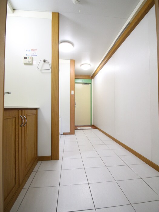 物件内観写真14　(廊下)