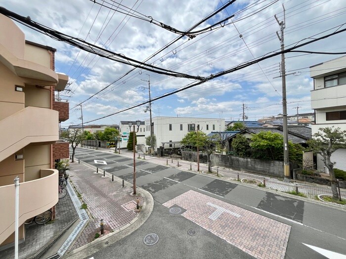 物件内観写真18　(室内からの展望)