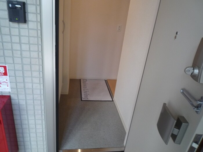 物件内観写真7　(玄関)