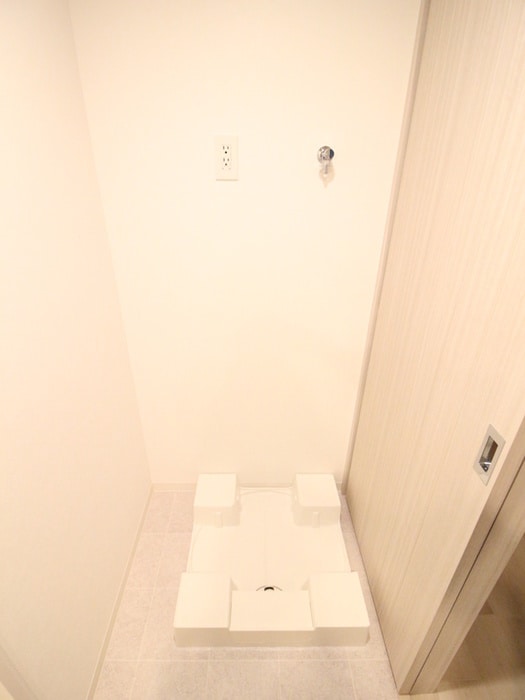 物件内観写真12　(洗濯機置場)