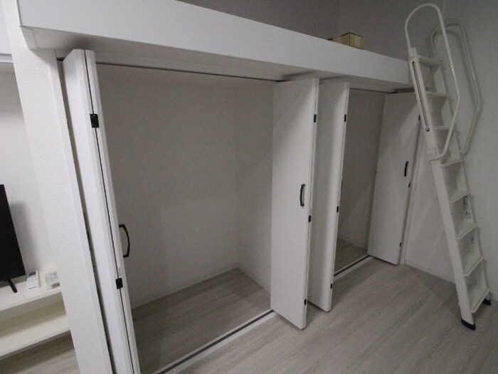 物件内観写真16　(収納)