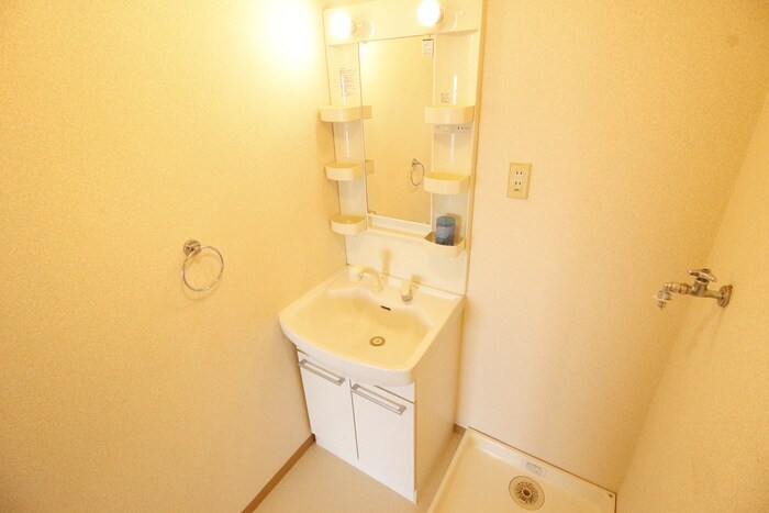 物件内観写真9　(洗濯機置場)