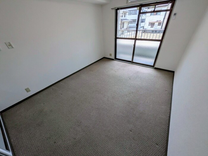 物件内観写真8　(居室)