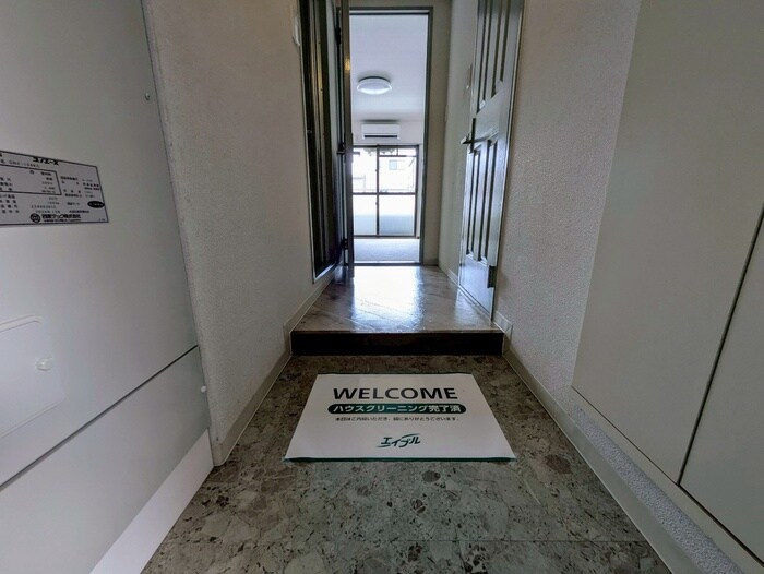 物件内観写真16　(玄関)