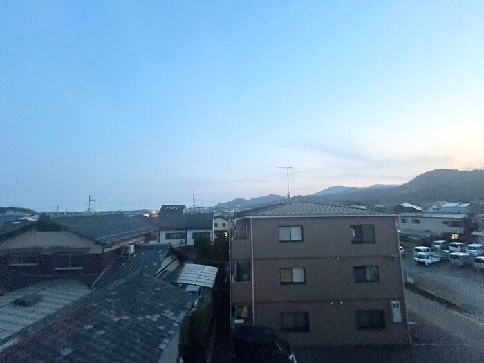 物件内観写真13　(室内からの展望)