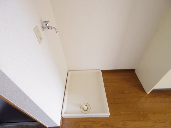 物件内観写真15　(洗濯機置場)