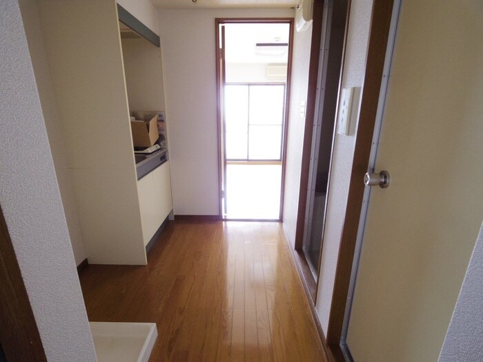 物件内観写真16　(廊下)