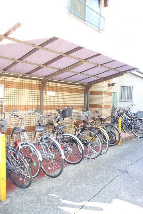物件外観写真6　(駐輪場)