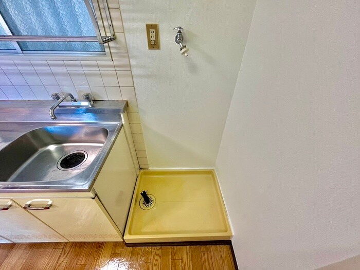 物件内観写真14　(洗濯機置場)