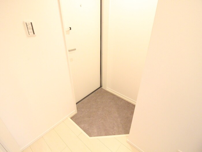物件内観写真18　(玄関)