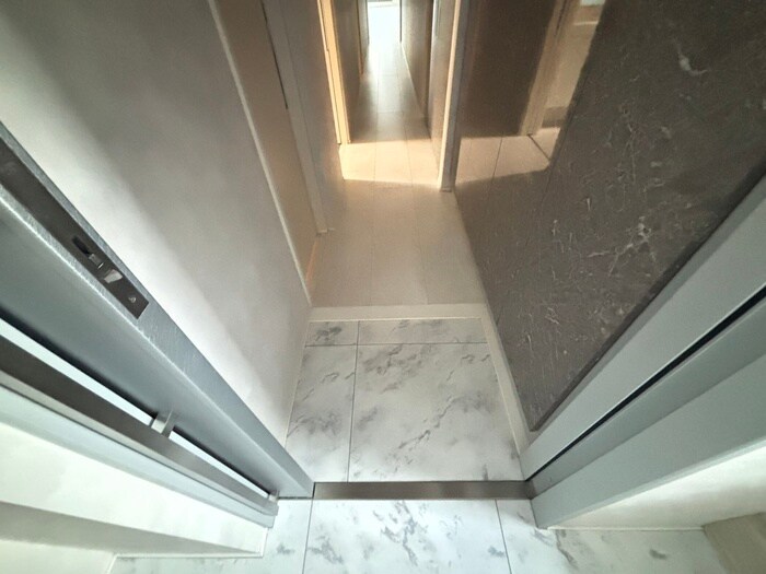 物件内観写真19　(玄関)