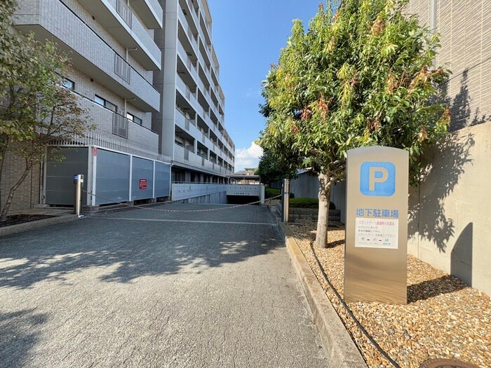 物件外観写真6　(駐車場)