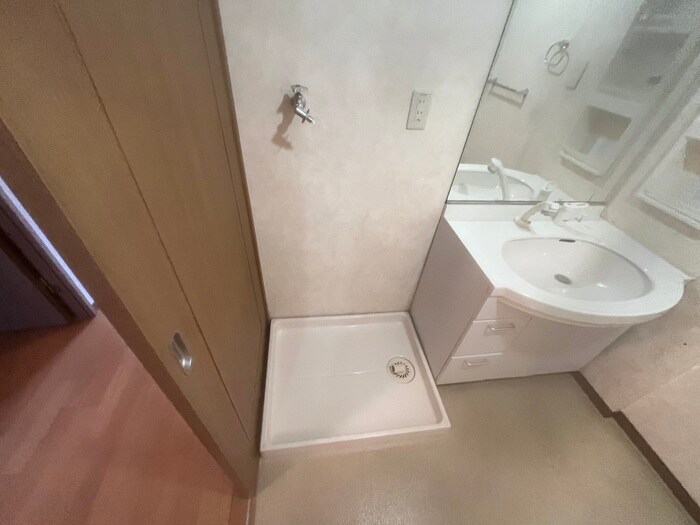 物件内観写真13　(洗濯機置場)