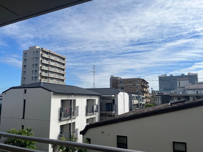 物件内観写真18　(室内からの展望)