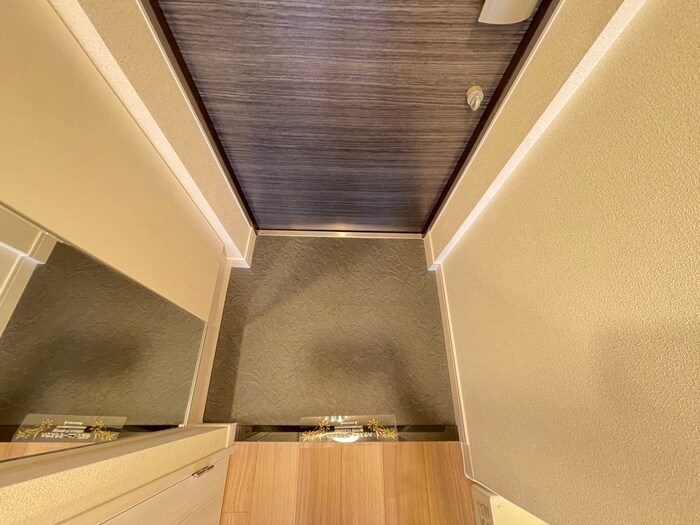 物件内観写真17　(玄関)