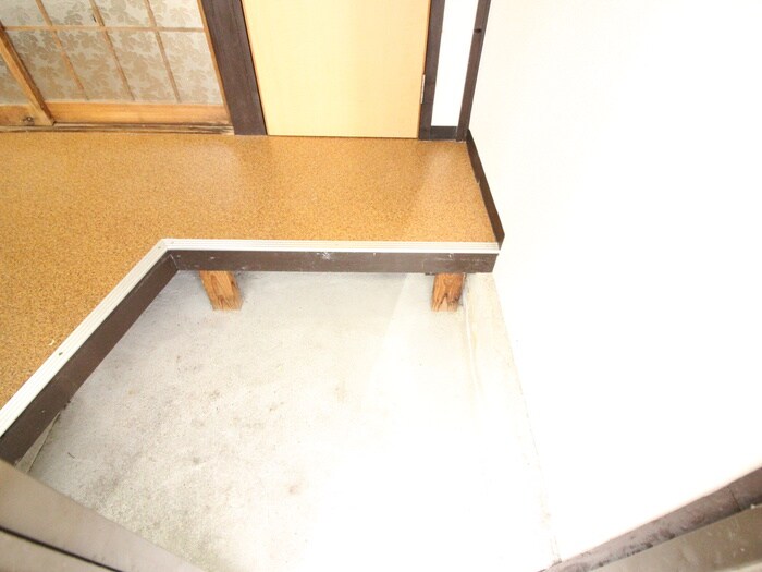 物件内観写真14　(玄関)