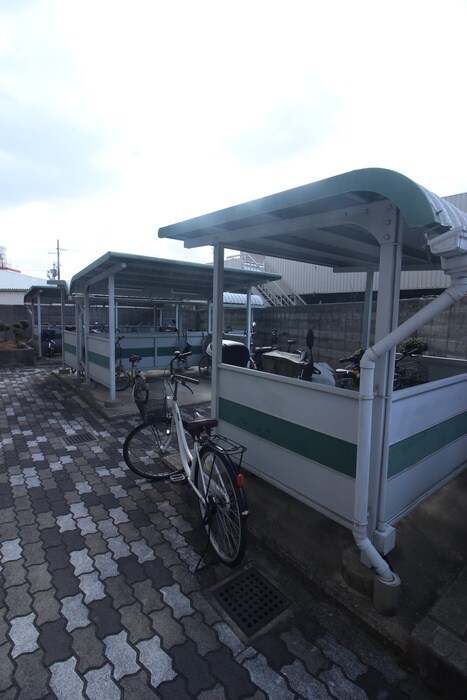 物件外観写真6　(駐輪場)