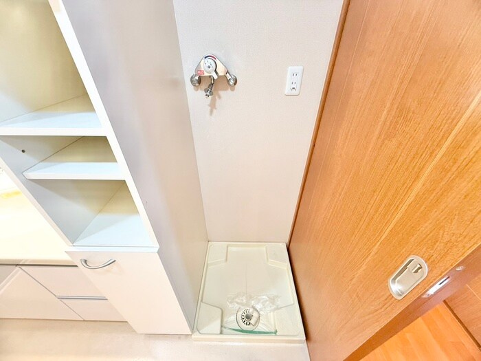 物件内観写真18　(洗濯機置場)