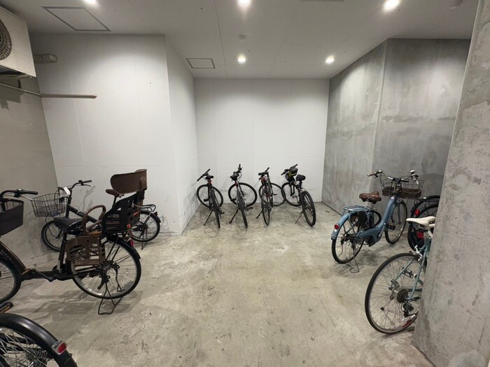 物件外観写真6　(駐輪場)