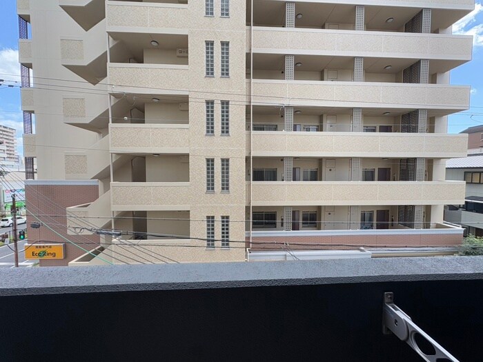 物件内観写真14　(室内からの展望)