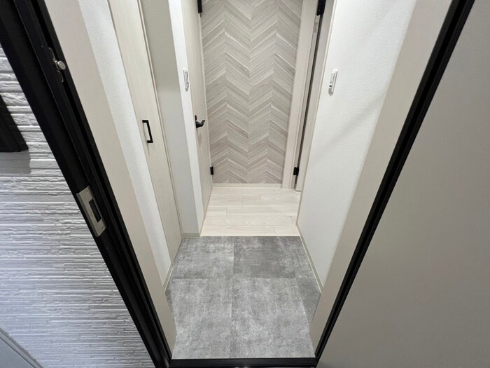 物件内観写真9　(玄関)