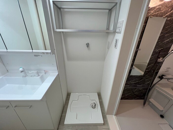 物件内観写真11　(洗濯機置場)