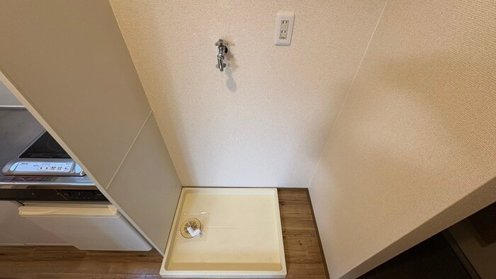 物件内観写真14　(洗濯機置場)