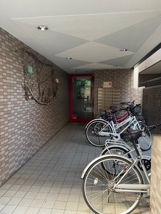 物件外観写真5　(駐輪場)