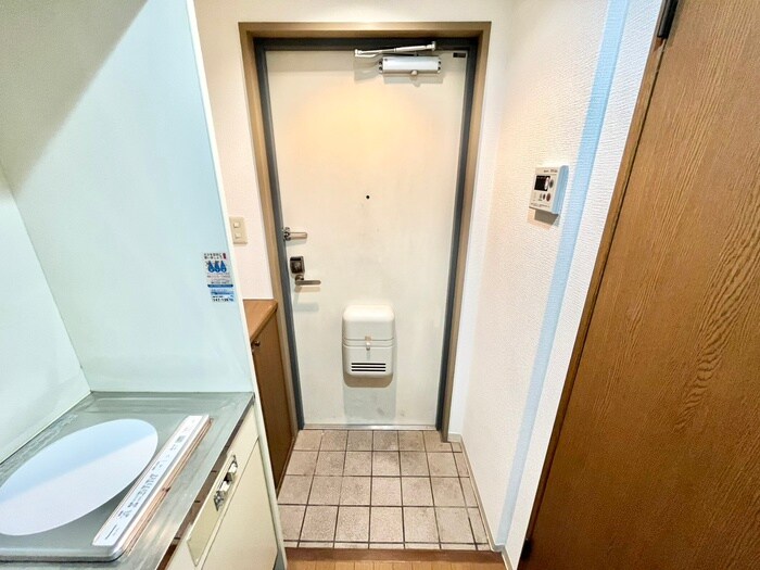 物件内観写真17　(玄関)