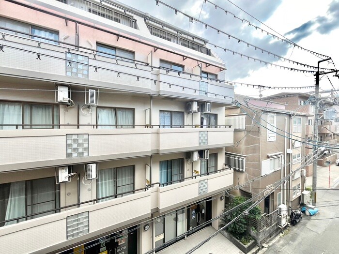 物件内観写真20　(室内からの展望)