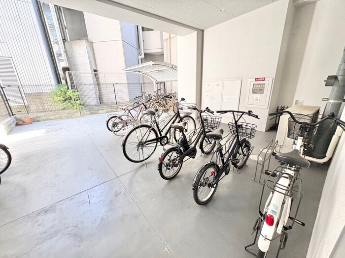物件外観写真6　(駐輪場)
