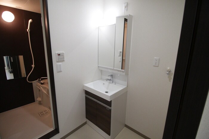 物件内観写真9　(洗面)