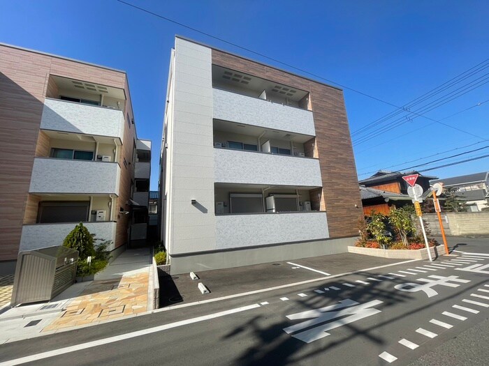 物件外観写真3　(駐車場)